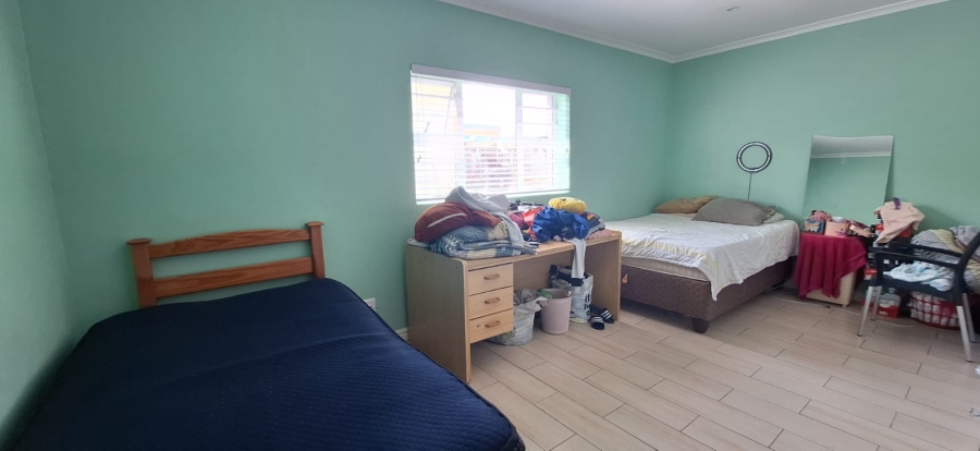 4 Bedroom Property for Sale in Grassy Park Western Cape